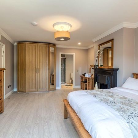Tintawn House Hotell Sandyford Eksteriør bilde