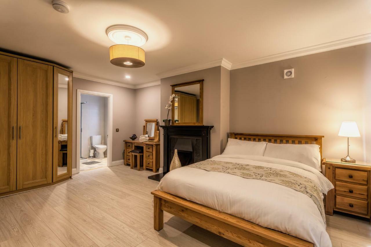 Tintawn House Hotell Sandyford Eksteriør bilde