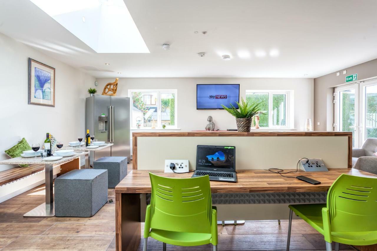 Tintawn House Hotell Sandyford Eksteriør bilde