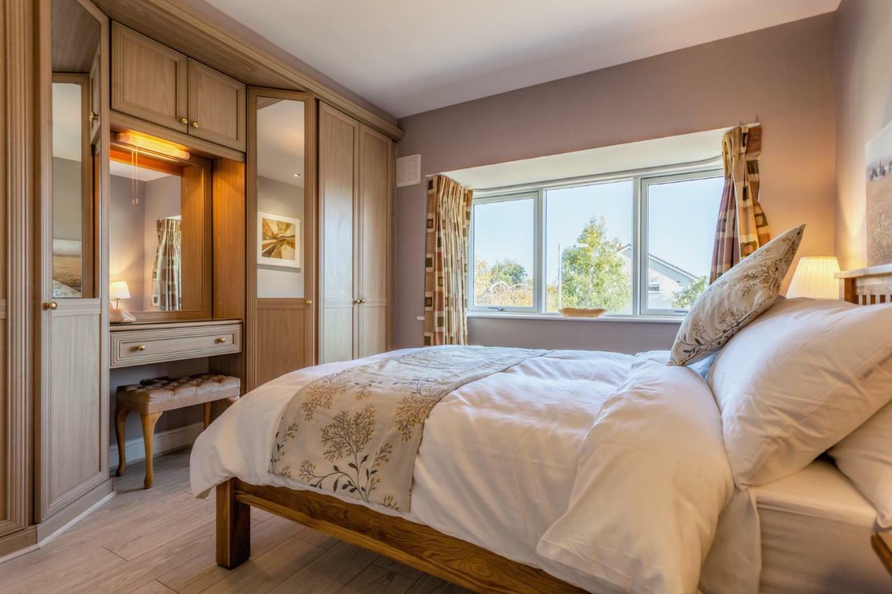 Tintawn House Hotell Sandyford Eksteriør bilde