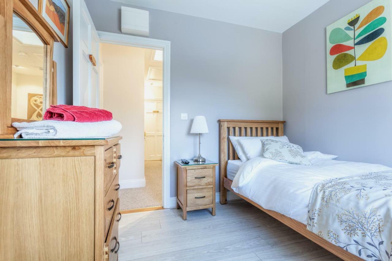 Tintawn House Hotell Sandyford Eksteriør bilde