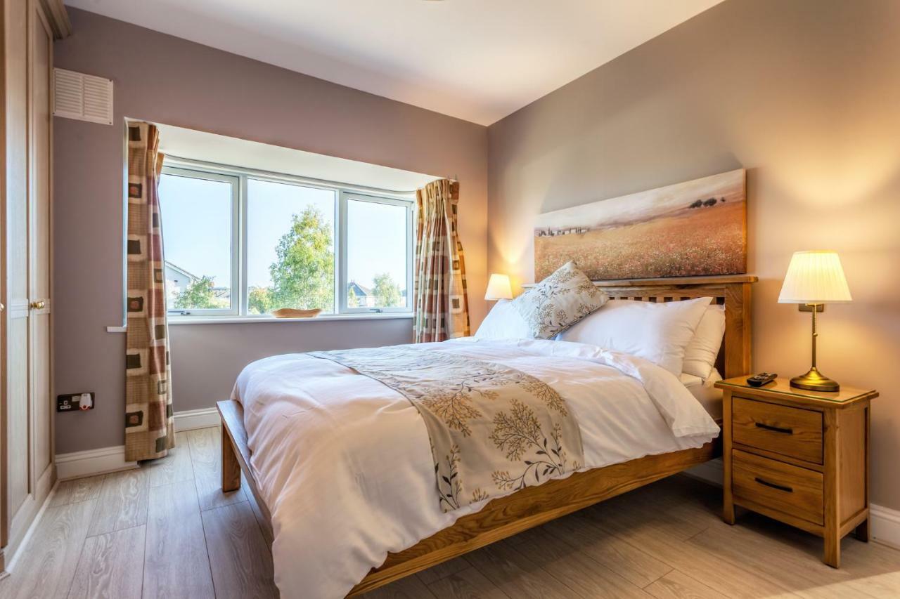 Tintawn House Hotell Sandyford Eksteriør bilde