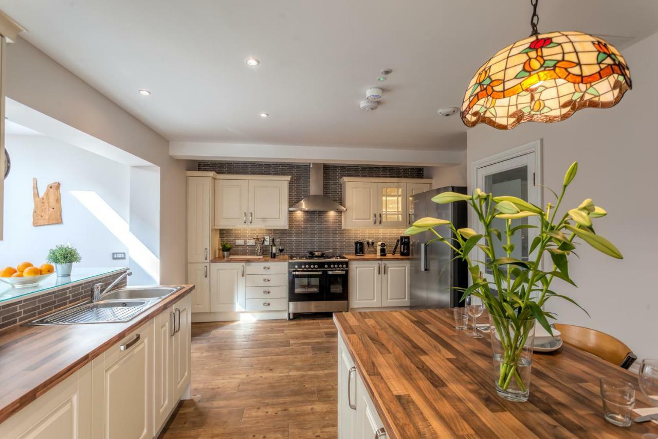 Tintawn House Hotell Sandyford Eksteriør bilde