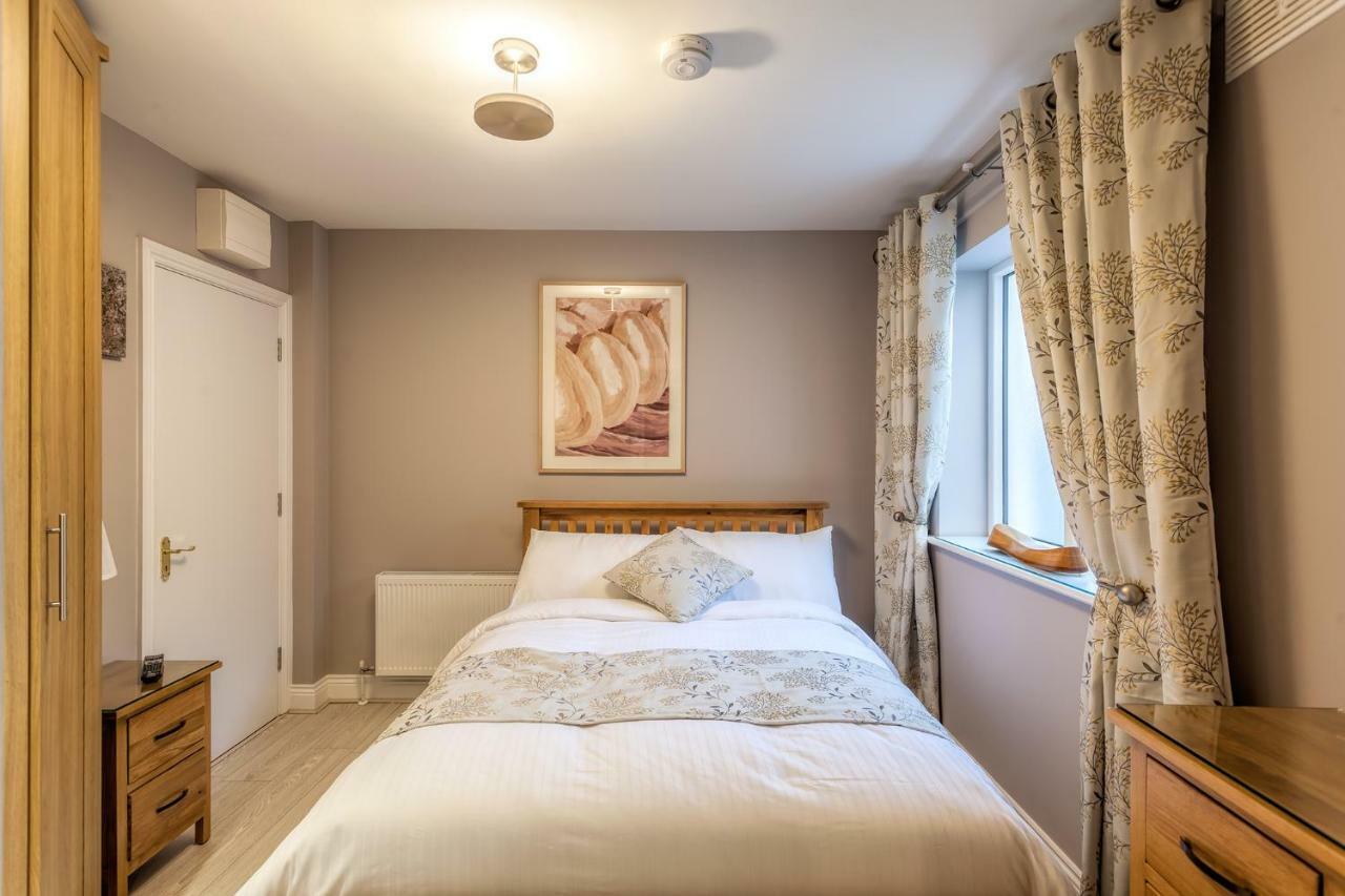Tintawn House Hotell Sandyford Eksteriør bilde